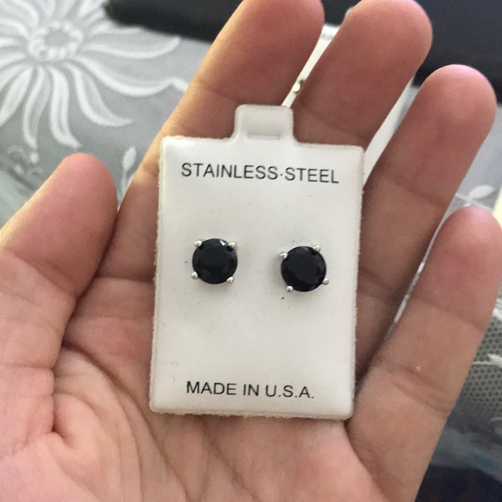 Black diamond stud earring - large